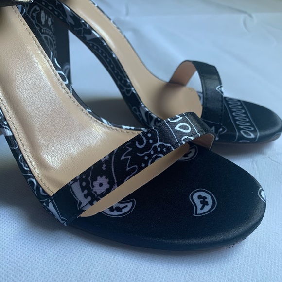 Women’s black print open toe heel Size 8.5 - Picture 5 of 6